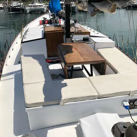 Sirdrake Botel
